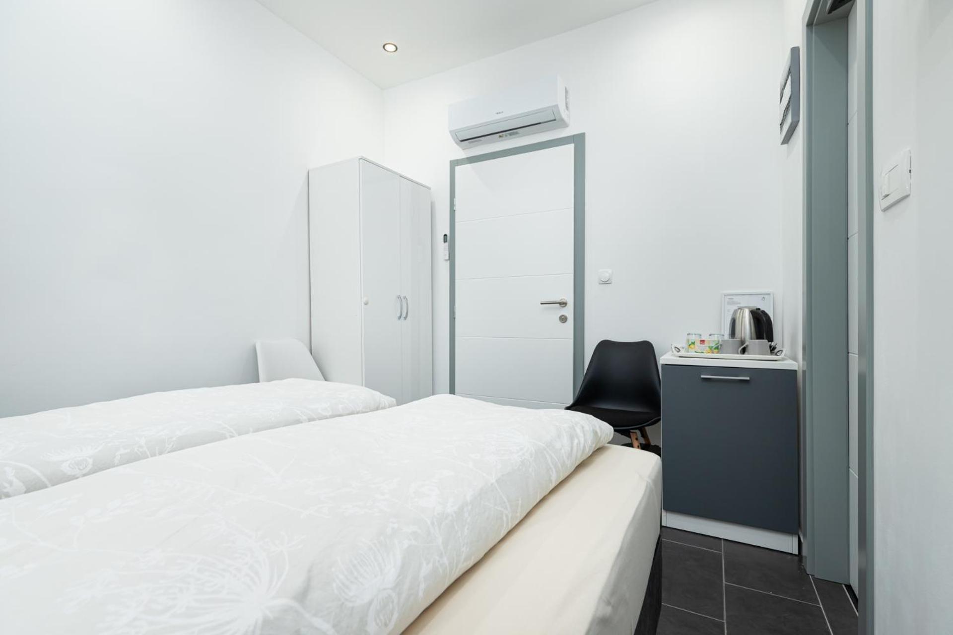 Rooms And Studio Flora Poreč Extérieur photo