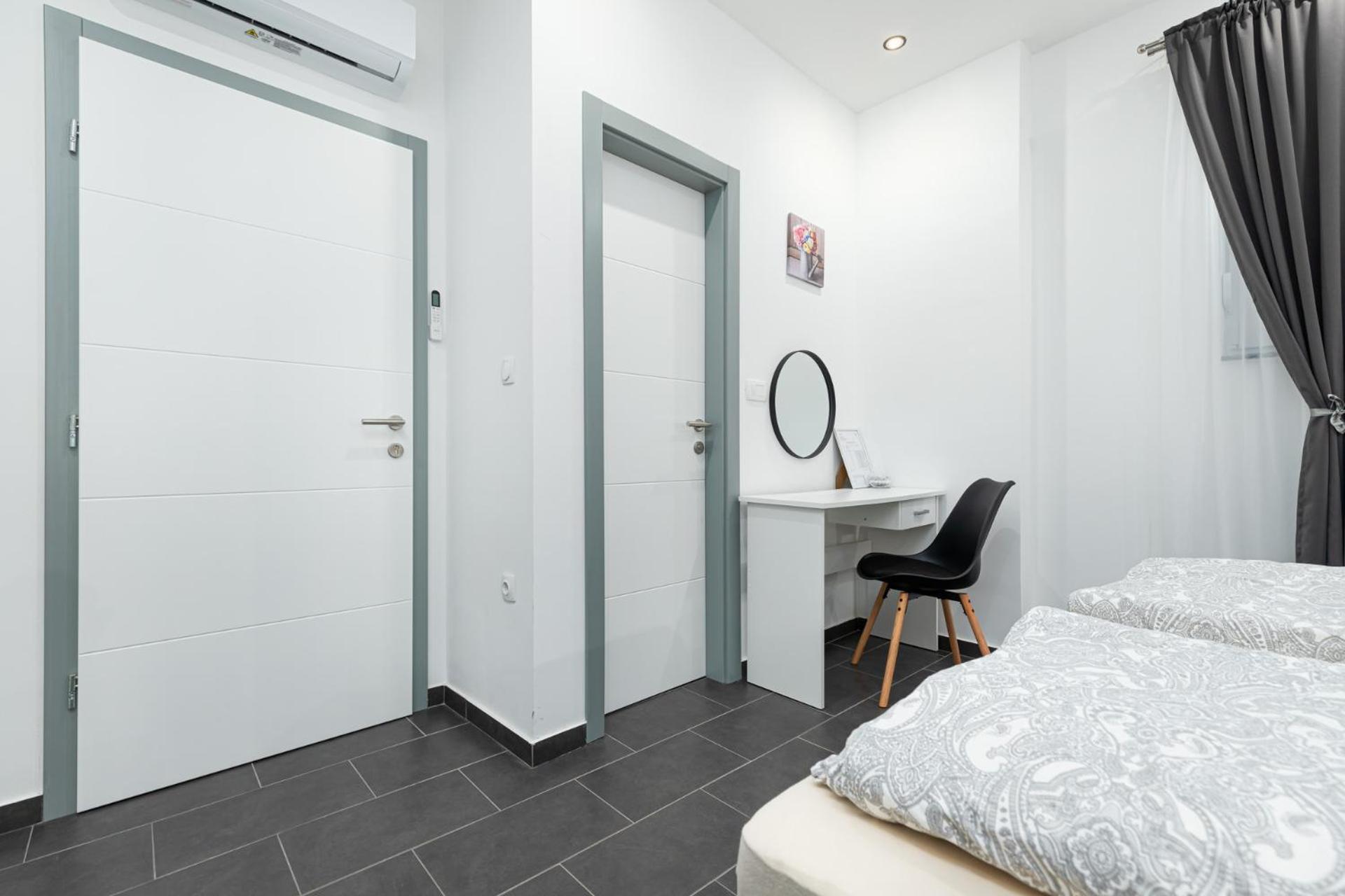 Rooms And Studio Flora Poreč Extérieur photo