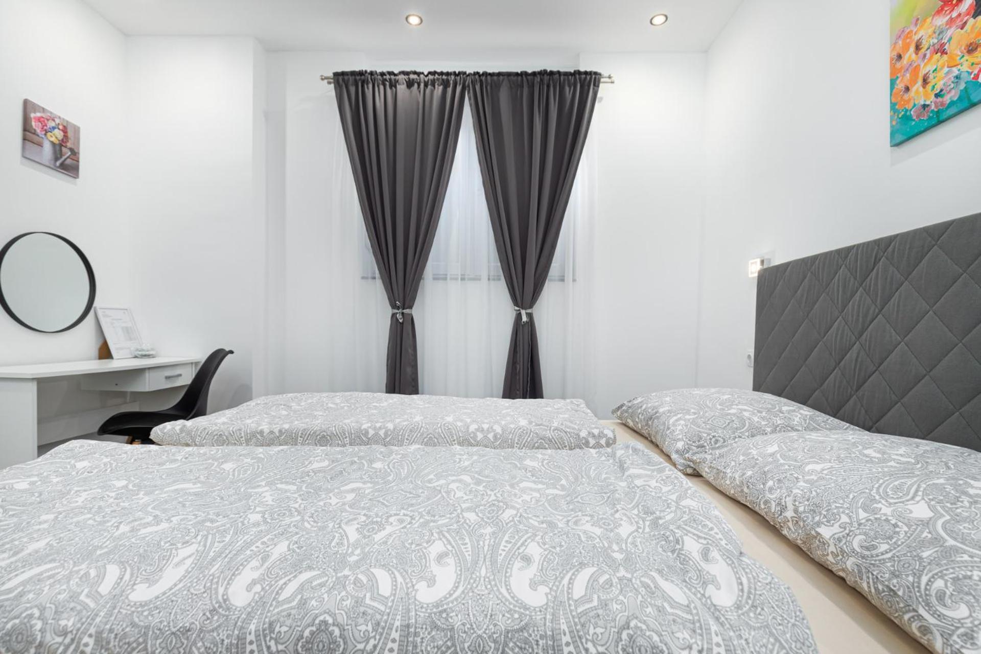 Rooms And Studio Flora Poreč Extérieur photo