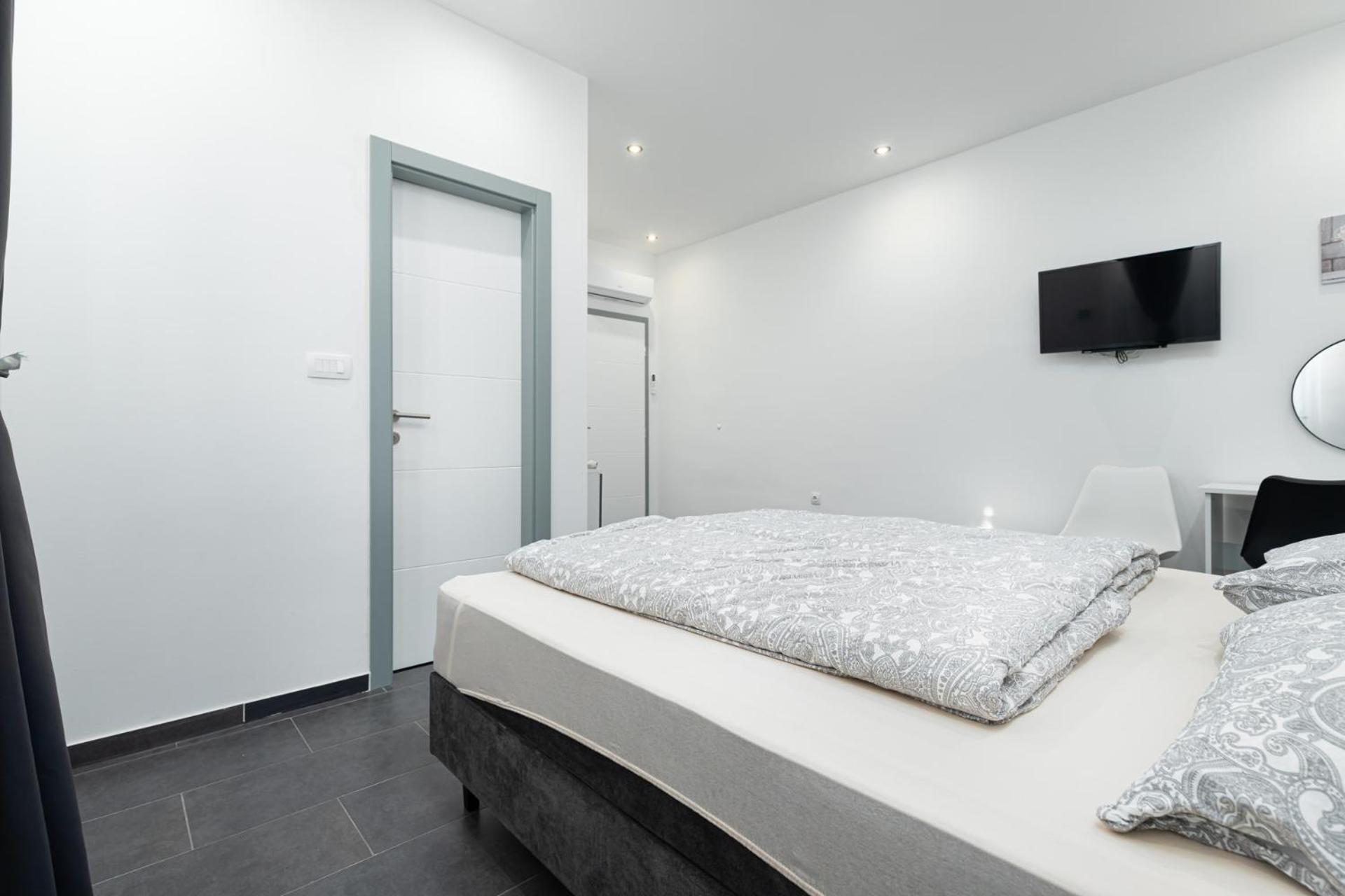 Rooms And Studio Flora Poreč Extérieur photo