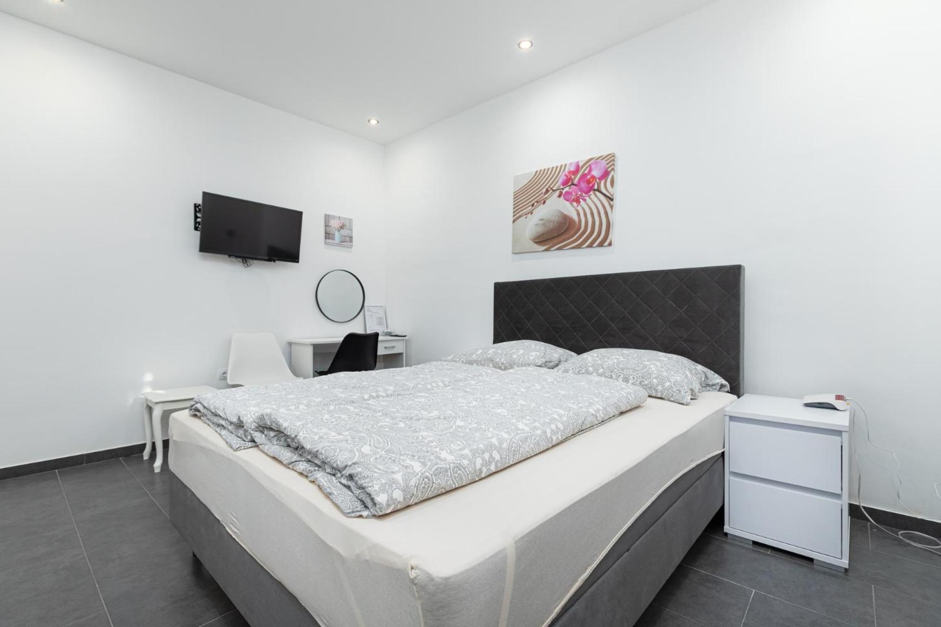 Rooms And Studio Flora Poreč Extérieur photo