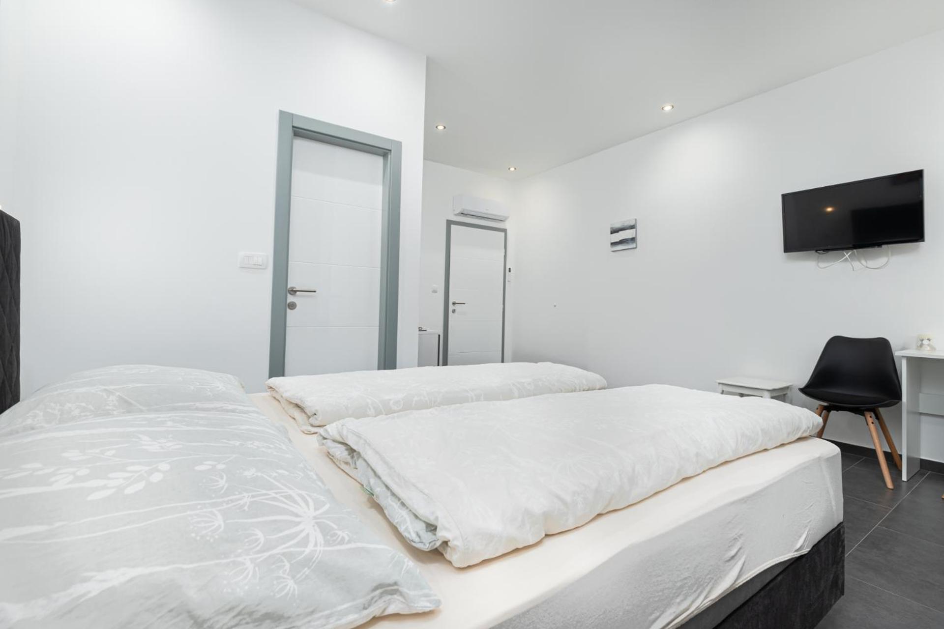 Rooms And Studio Flora Poreč Extérieur photo